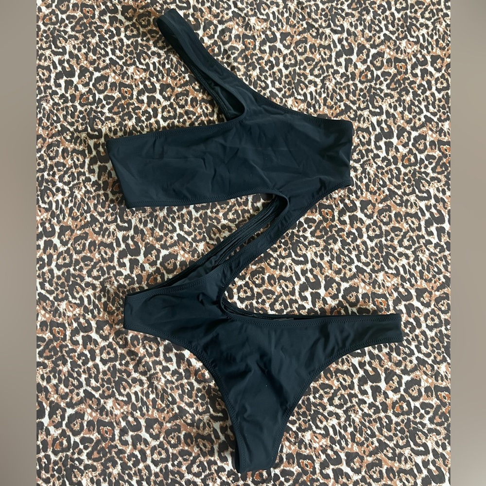 Kiki De Montparnasse Asymmetric Black One-Shoulder Cutout Bikini